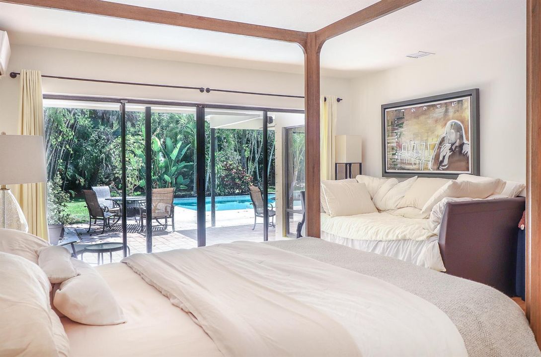 20-Master Bedroom