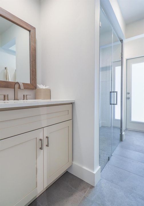 34-Cabana Bathroom