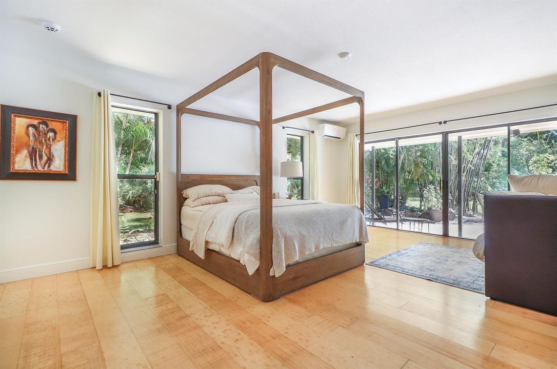 18-Master Bedroom