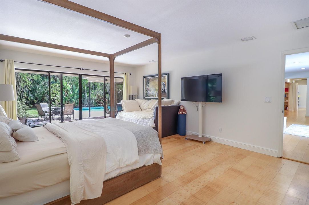 19-Master Bedroom