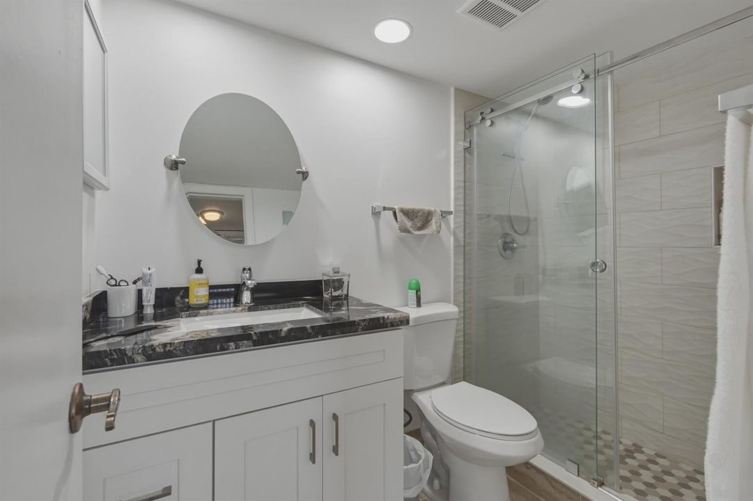 5. Master BATHROOM