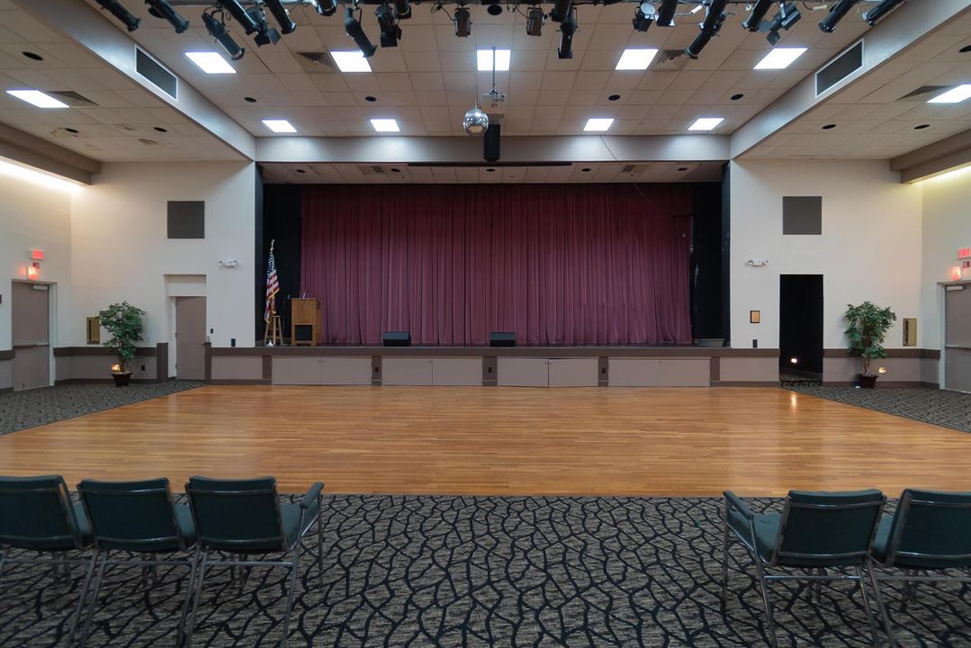 39. Auditorium 2