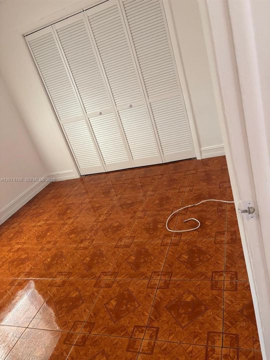 For Rent: $2,000 (2 beds, 1 baths, 1417 Square Feet)