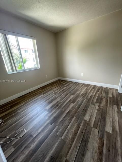 For Rent: $2,295 (3 beds, 2 baths, 1229 Square Feet)