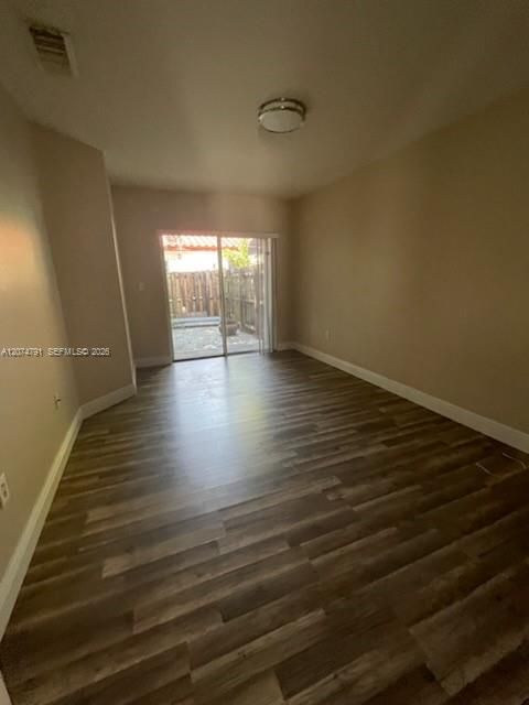 For Rent: $2,295 (3 beds, 2 baths, 1229 Square Feet)