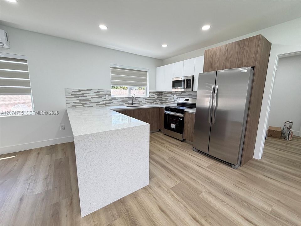 For Rent: $2,000 (1 beds, 1 baths, 0 Square Feet)