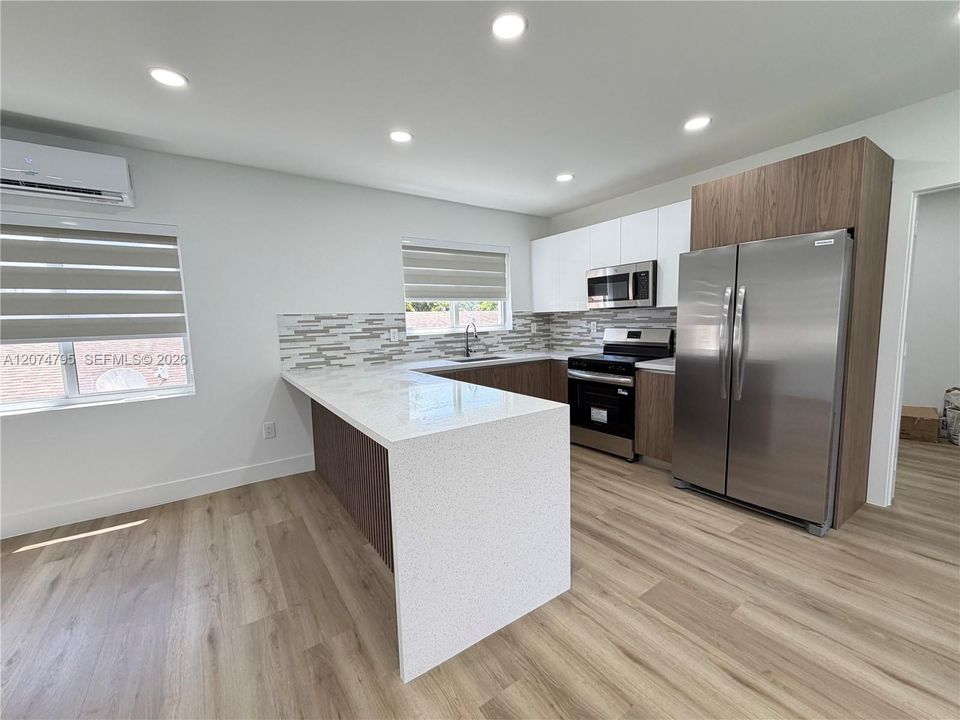 For Rent: $2,000 (1 beds, 1 baths, 0 Square Feet)