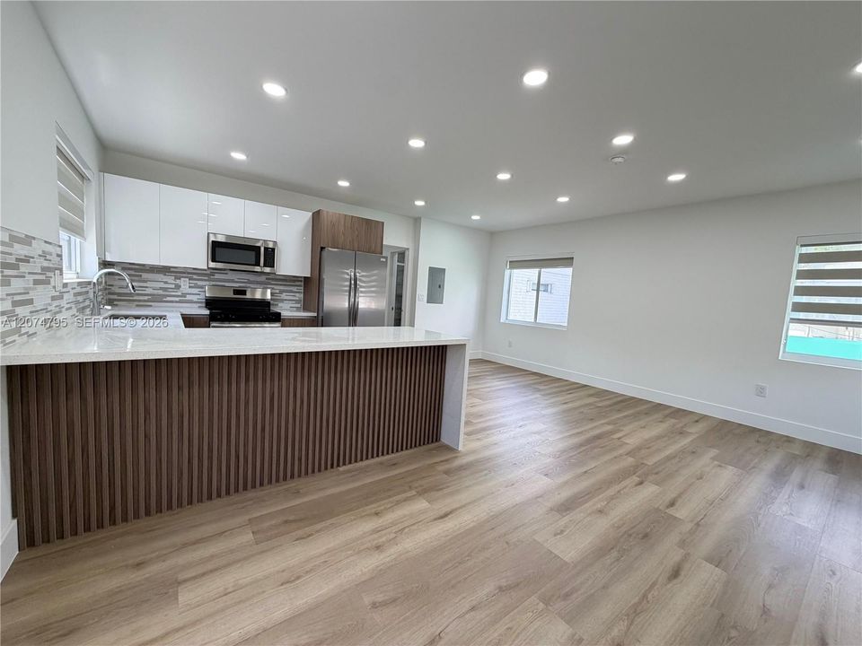 For Rent: $2,000 (1 beds, 1 baths, 0 Square Feet)