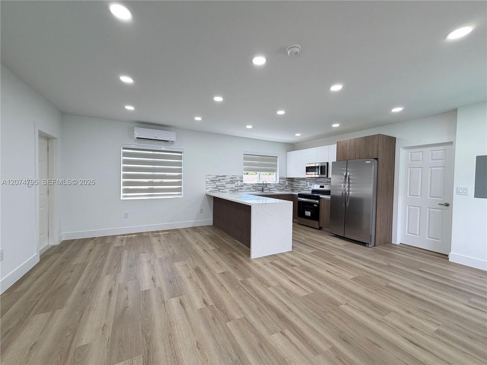 For Rent: $2,000 (1 beds, 1 baths, 0 Square Feet)