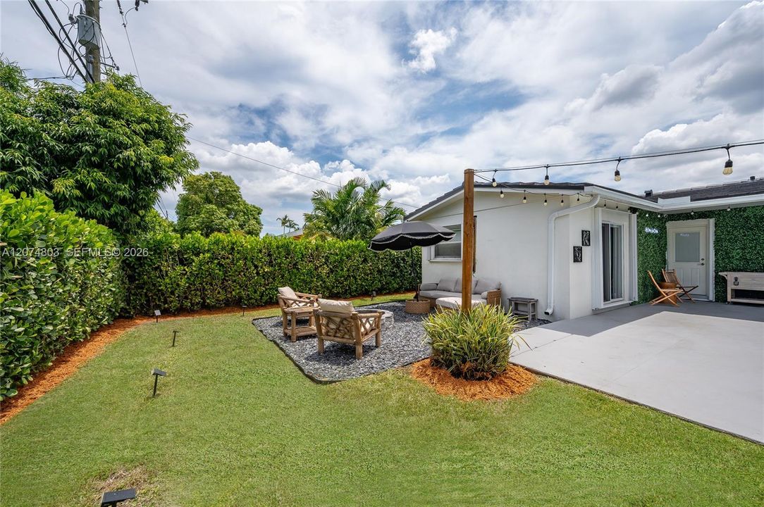 For Sale: $875,000 (3 beds, 2 baths, 1707 Square Feet)
