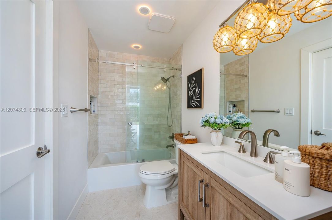 For Sale: $875,000 (3 beds, 2 baths, 1707 Square Feet)