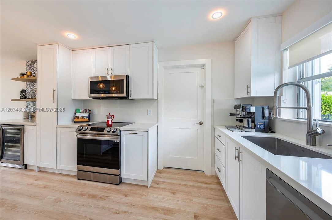 For Sale: $875,000 (3 beds, 2 baths, 1707 Square Feet)