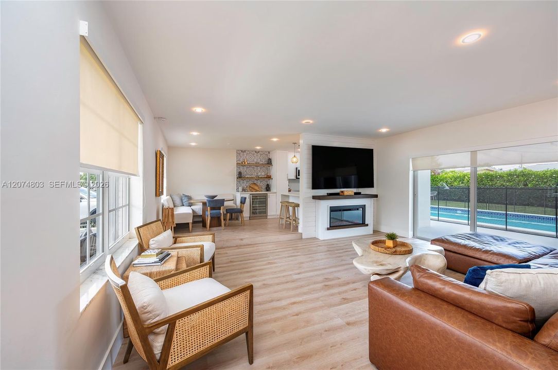 For Sale: $875,000 (3 beds, 2 baths, 1707 Square Feet)
