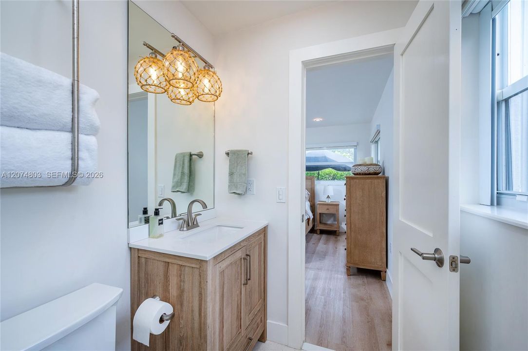 For Sale: $875,000 (3 beds, 2 baths, 1707 Square Feet)