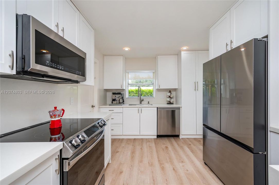 For Sale: $875,000 (3 beds, 2 baths, 1707 Square Feet)