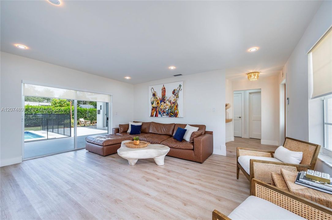 For Sale: $875,000 (3 beds, 2 baths, 1707 Square Feet)