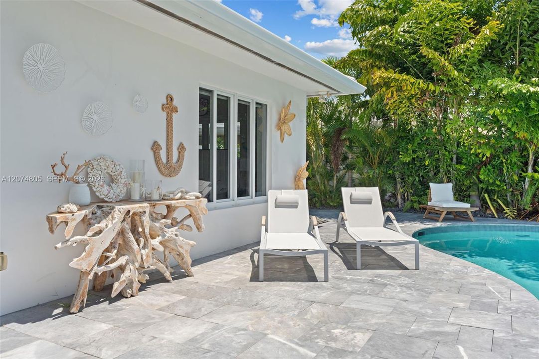 For Sale: $3,390,000 (3 beds, 2 baths, 2390 Square Feet)