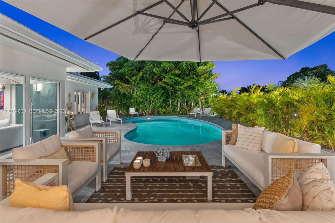 For Sale: $3,390,000 (3 beds, 2 baths, 2390 Square Feet)