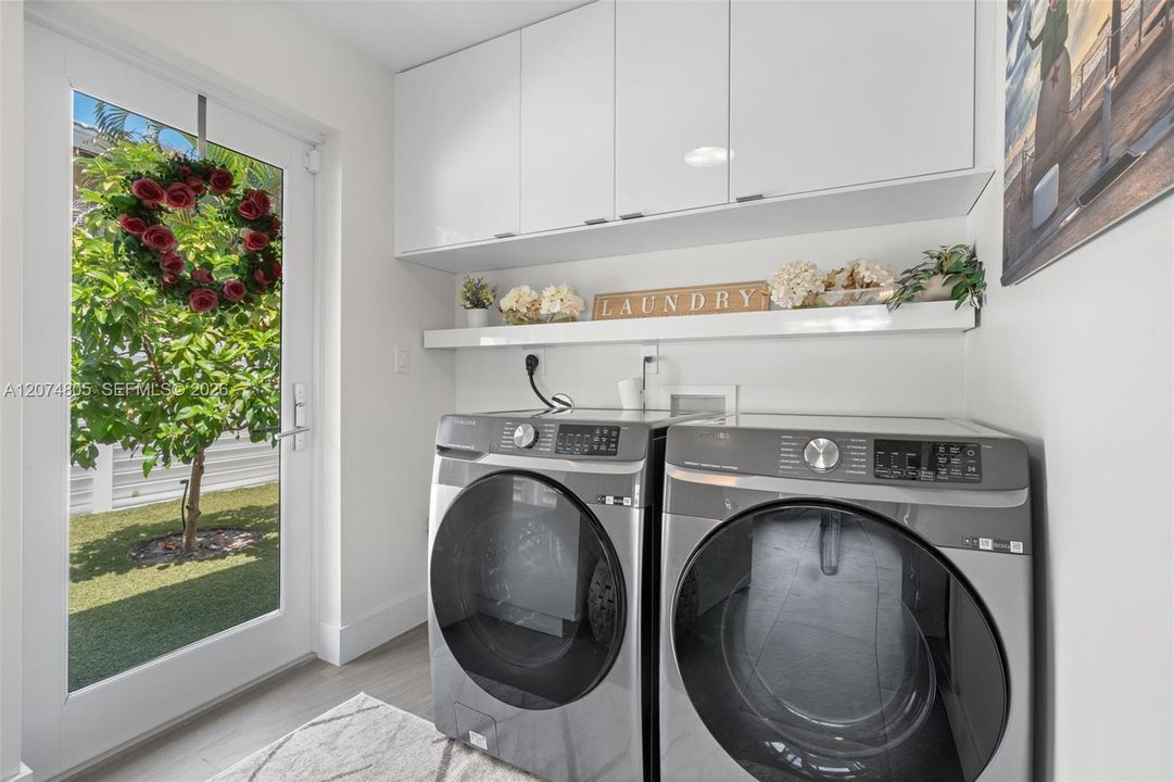 For Sale: $3,390,000 (3 beds, 2 baths, 2390 Square Feet)