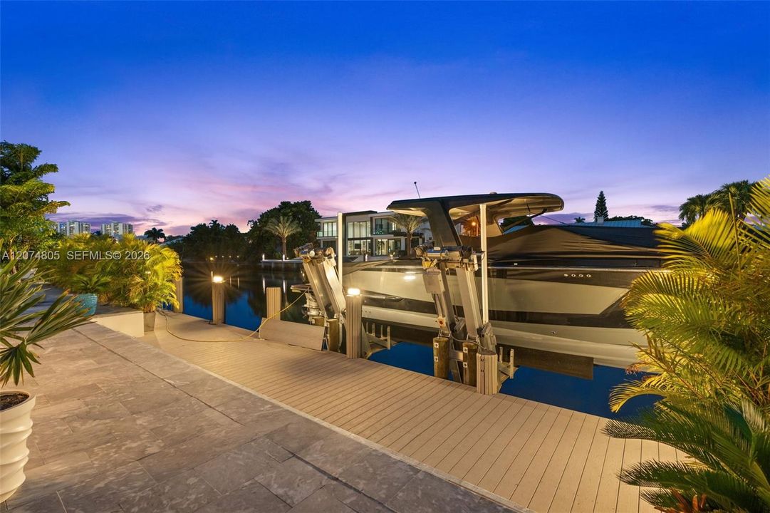 For Sale: $3,390,000 (3 beds, 2 baths, 2390 Square Feet)