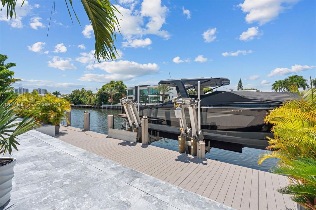 For Sale: $3,390,000 (3 beds, 2 baths, 2390 Square Feet)
