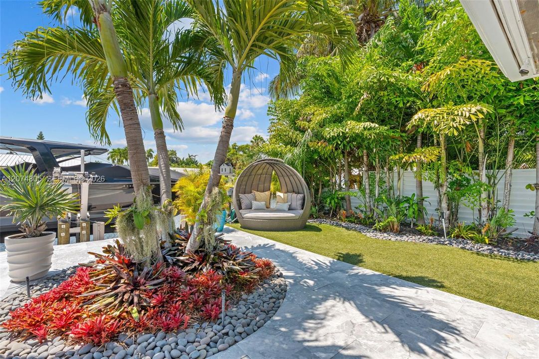 For Sale: $3,390,000 (3 beds, 2 baths, 2390 Square Feet)