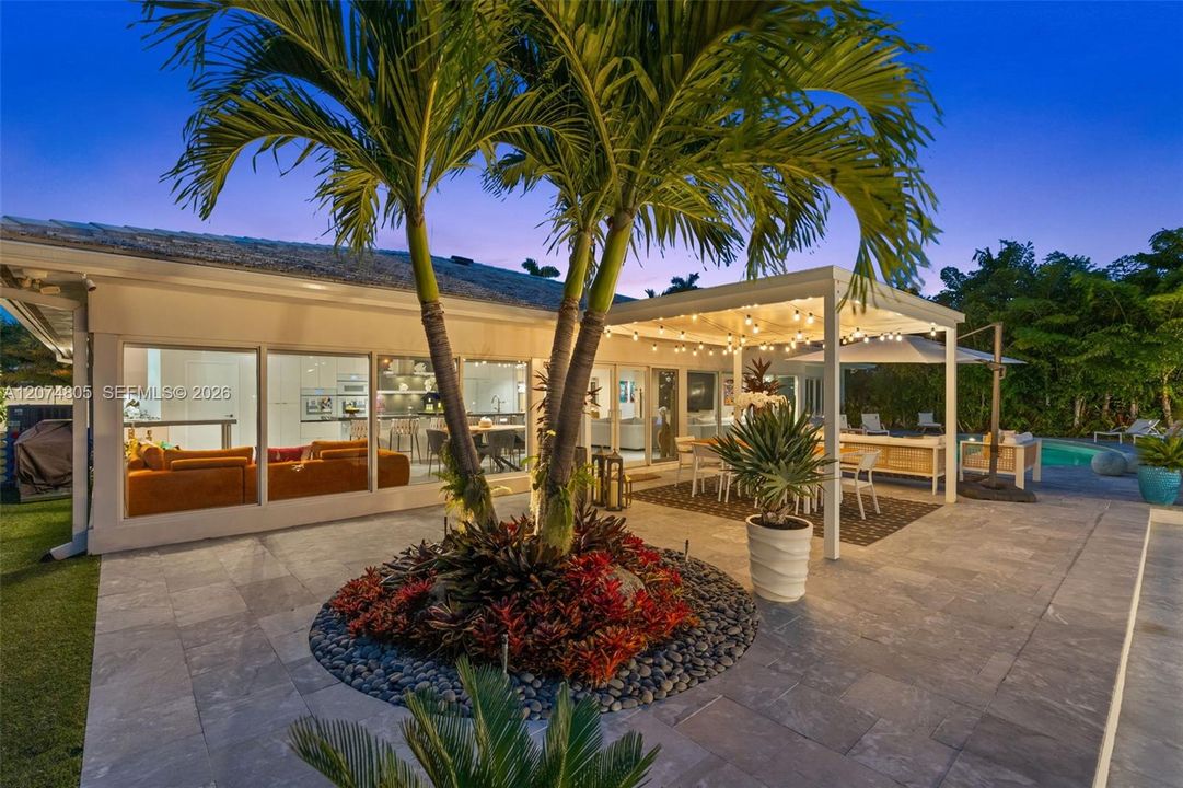 For Sale: $3,390,000 (3 beds, 2 baths, 2390 Square Feet)
