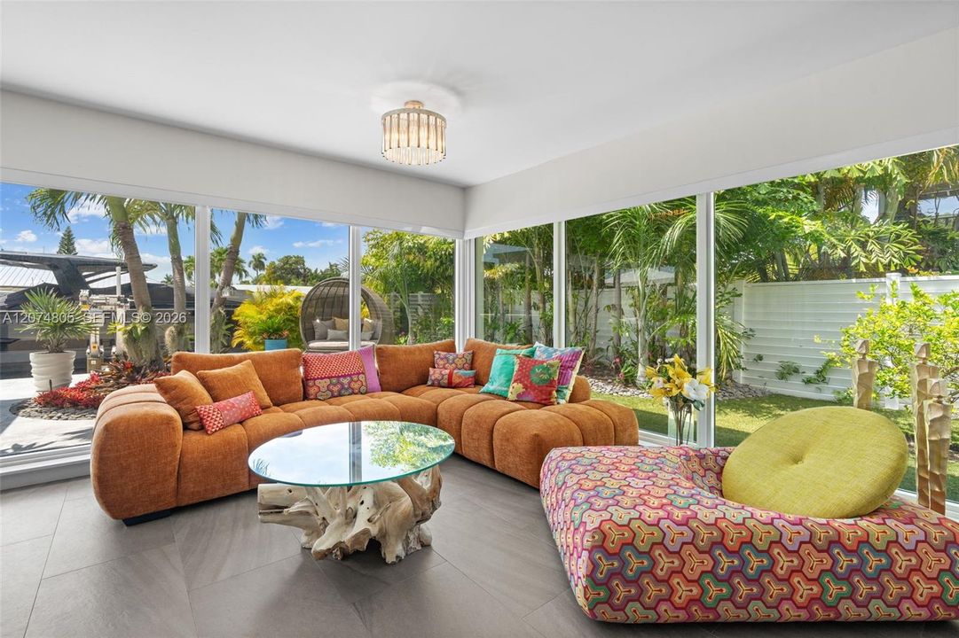 For Sale: $3,390,000 (3 beds, 2 baths, 2390 Square Feet)