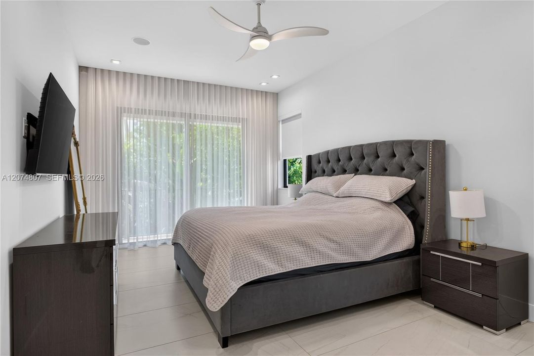 En Venta: $1,795,000 (3 camas, 3 baños, 2512 Pies cuadrados)