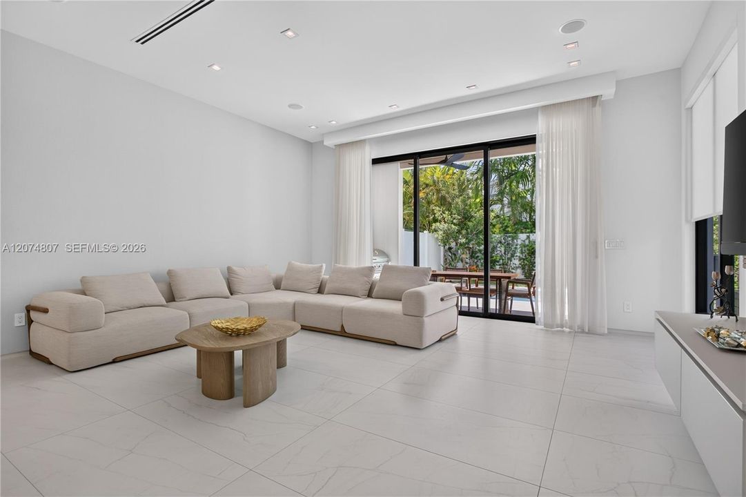En Venta: $1,795,000 (3 camas, 3 baños, 2512 Pies cuadrados)