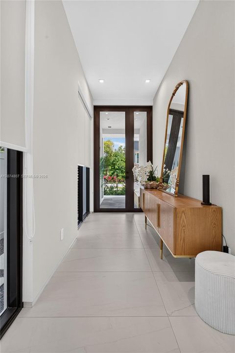 En Venta: $1,795,000 (3 camas, 3 baños, 2512 Pies cuadrados)