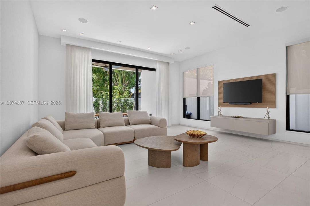 En Venta: $1,795,000 (3 camas, 3 baños, 2512 Pies cuadrados)