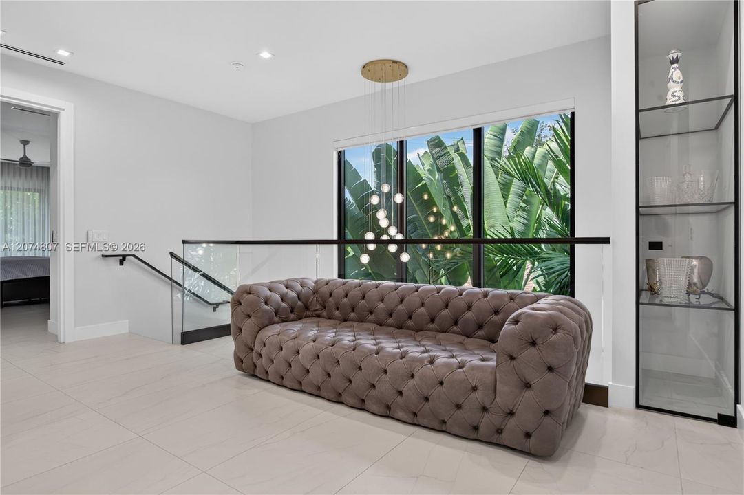 En Venta: $1,795,000 (3 camas, 3 baños, 2512 Pies cuadrados)