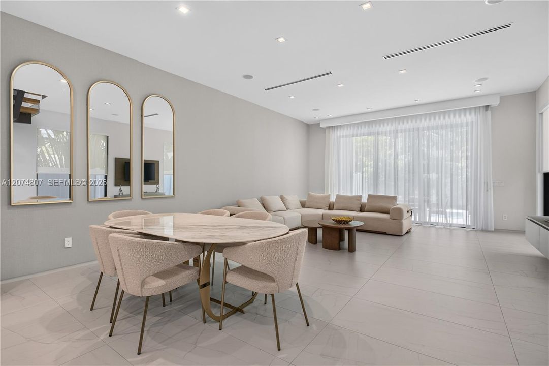 En Venta: $1,795,000 (3 camas, 3 baños, 2512 Pies cuadrados)