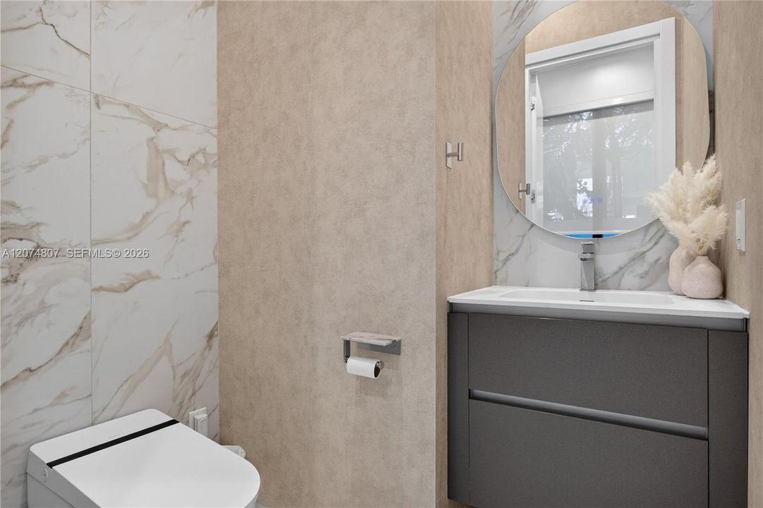 En Venta: $1,795,000 (3 camas, 3 baños, 2512 Pies cuadrados)