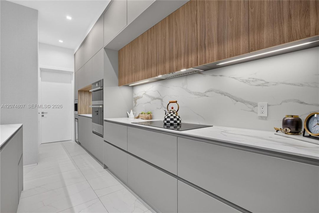 En Venta: $1,795,000 (3 camas, 3 baños, 2512 Pies cuadrados)