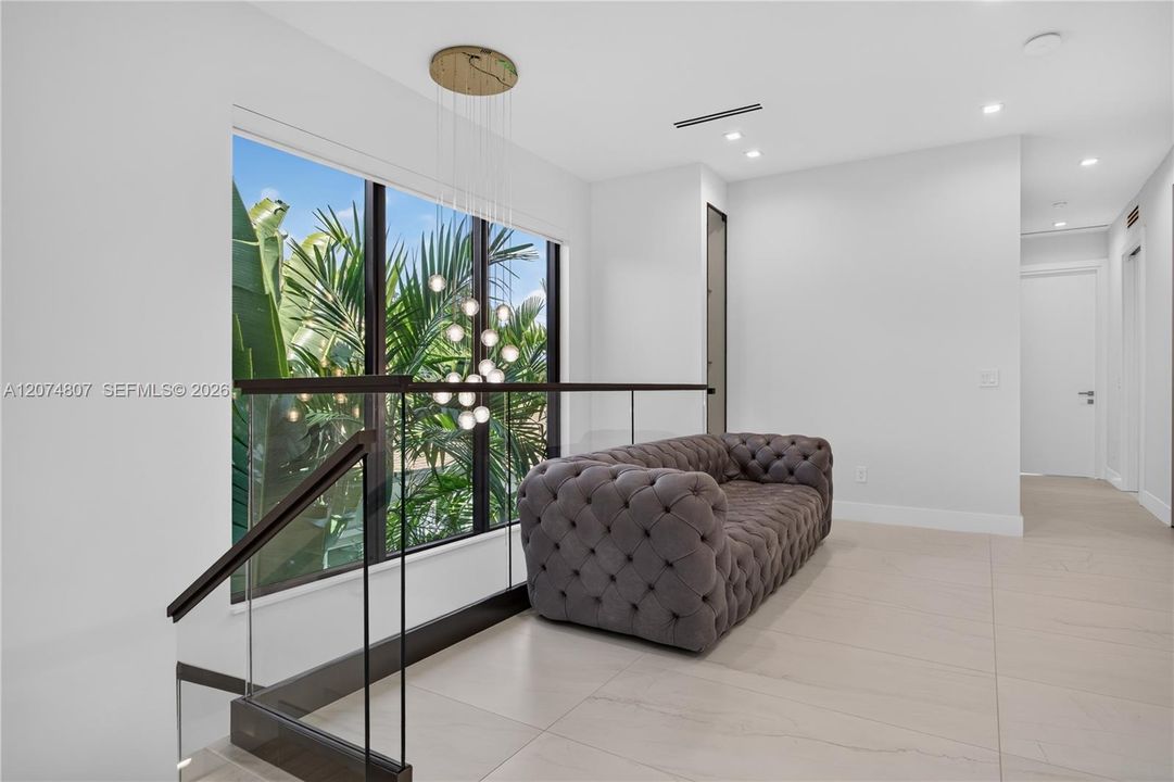 En Venta: $1,795,000 (3 camas, 3 baños, 2512 Pies cuadrados)