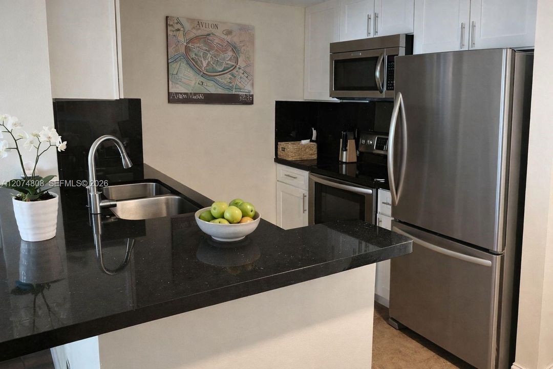 For Rent: $3,275 (2 beds, 2 baths, 1027 Square Feet)