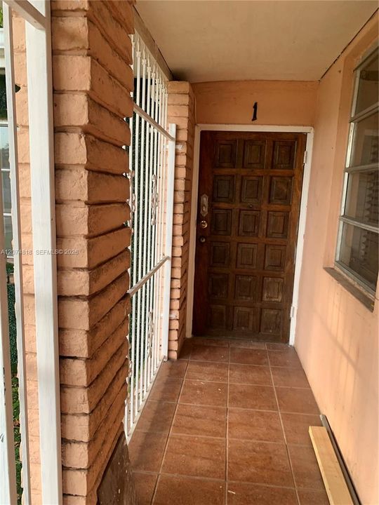 For Rent: $1,200 (0 beds, 1 baths, 550 Square Feet)