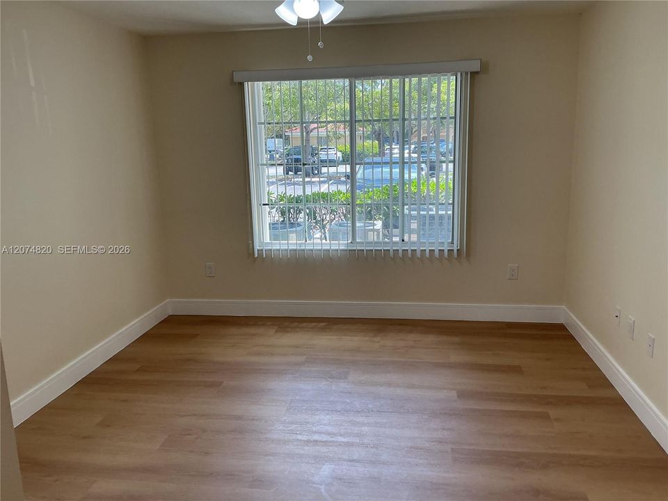 For Rent: $2,300 (2 beds, 2 baths, 1060 Square Feet)