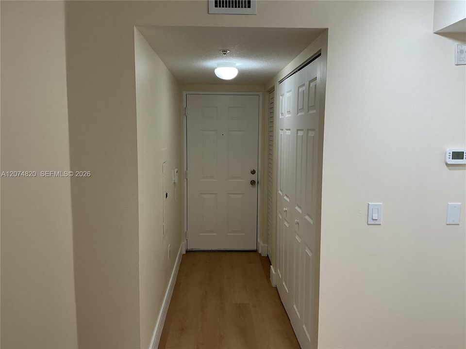 For Rent: $2,300 (2 beds, 2 baths, 1060 Square Feet)