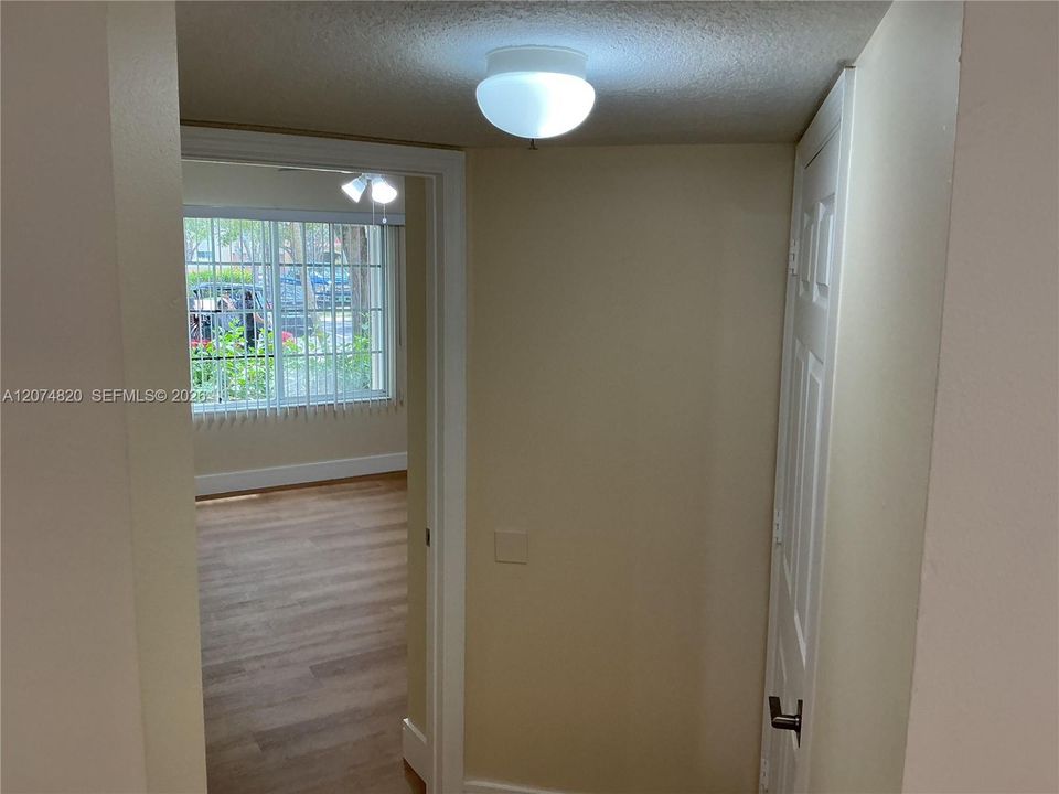 For Rent: $2,300 (2 beds, 2 baths, 1060 Square Feet)