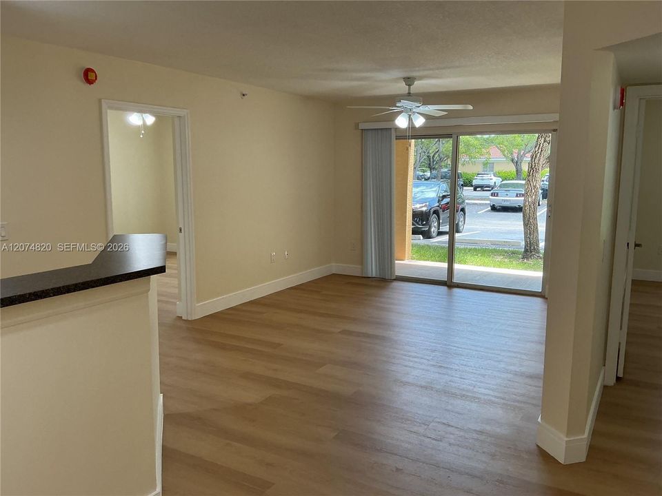 For Rent: $2,300 (2 beds, 2 baths, 1060 Square Feet)