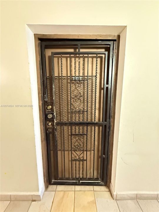 For Sale: $229,000 (2 beds, 2 baths, 782 Square Feet)