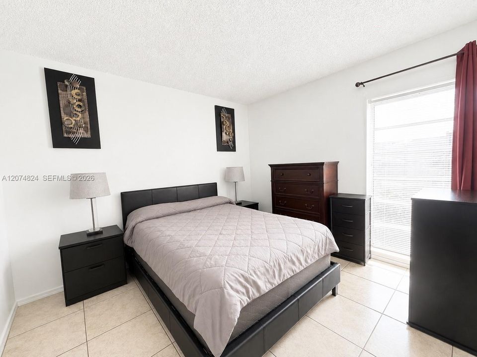 For Sale: $229,000 (2 beds, 2 baths, 782 Square Feet)