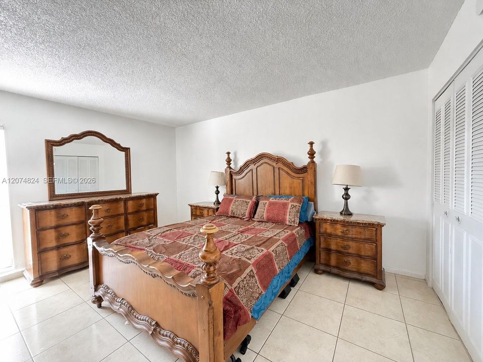 For Sale: $229,000 (2 beds, 2 baths, 782 Square Feet)