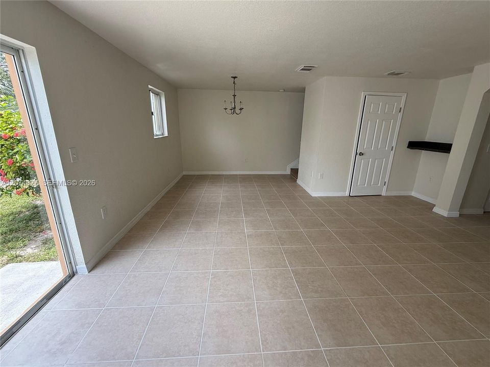 For Rent: $2,600 (3 beds, 2 baths, 1458 Square Feet)