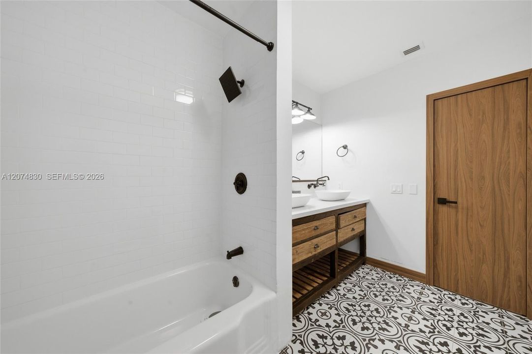 For Rent: $7,950 (4 beds, 3 baths, 2173 Square Feet)