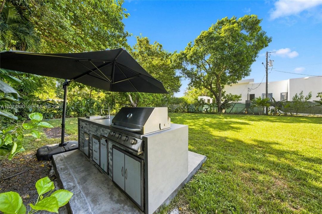 For Rent: $7,950 (4 beds, 3 baths, 2173 Square Feet)