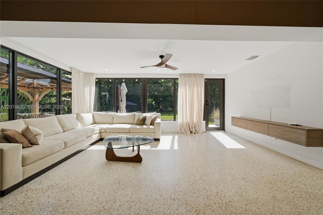 For Rent: $7,950 (4 beds, 3 baths, 2173 Square Feet)